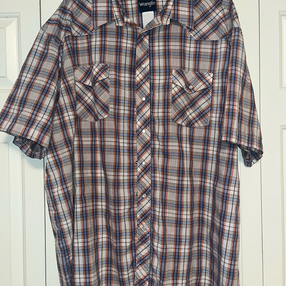 Wrangler Blue and Red Casual Button Down Shirt